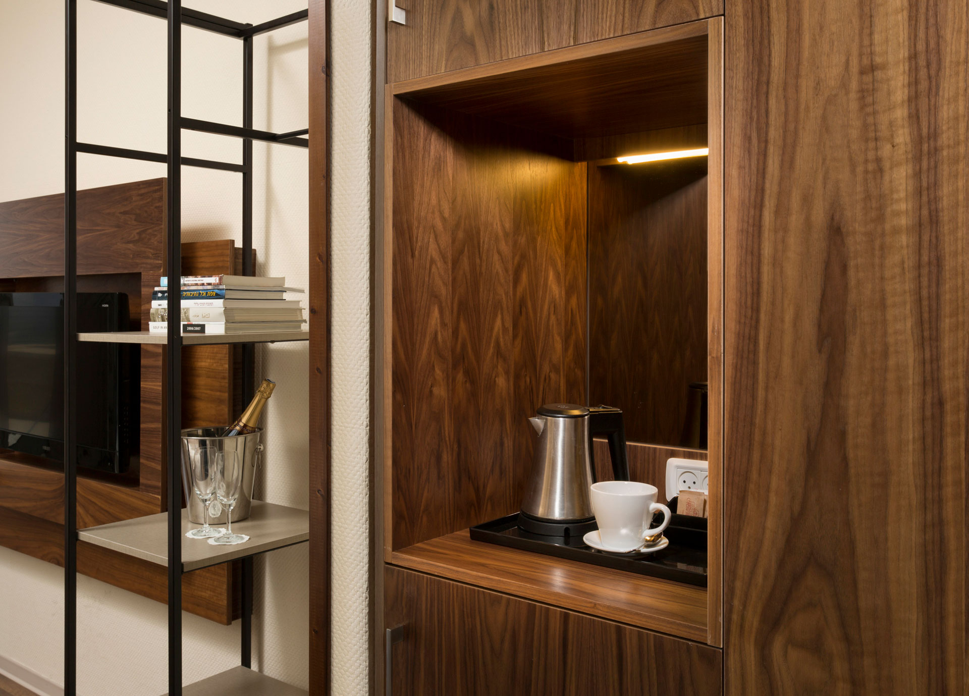 https://golden.spiro-creative.com/wp-content/uploads/2024/07/amenities.jpg